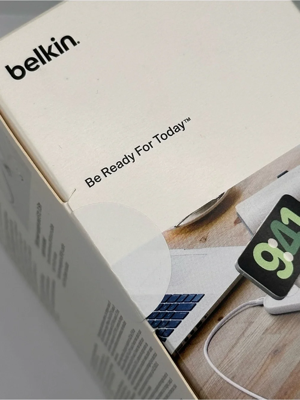 Belkin BoostCharge 2-in-1 Magnetic Foldable Charger Qi2 15W White